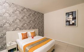 Oyo 290 Orange Premier Hotel Shamelin Perkasa